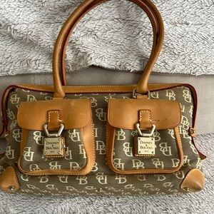 Beautiful vintage DB purse. Gently worn. Fabulous condition.